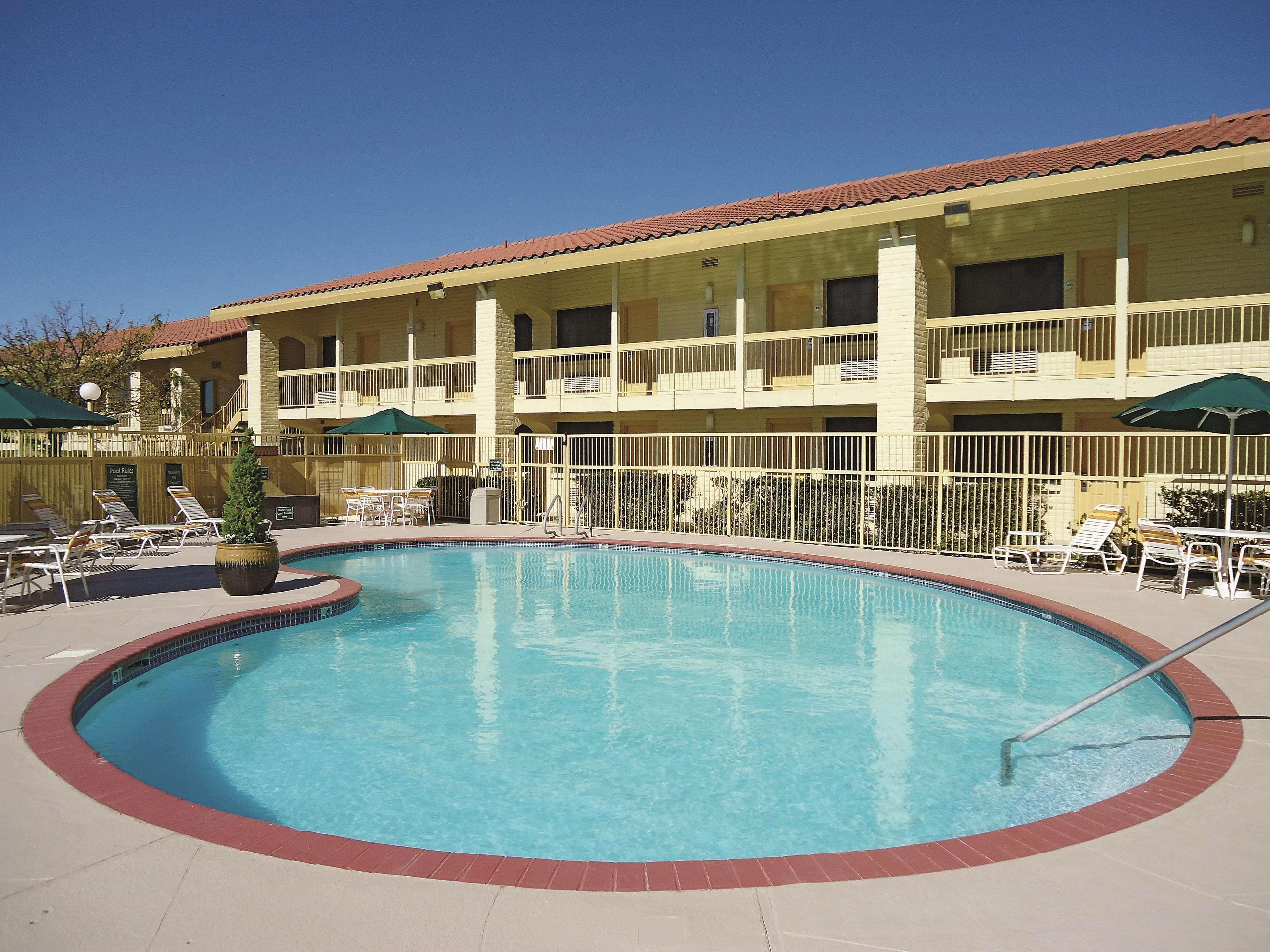La Quinta Inn By Wyndham Albuquerque Northeast Exterior photo