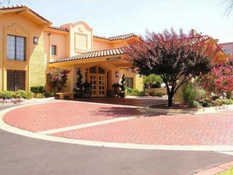 La Quinta Inn By Wyndham Albuquerque Northeast Exterior photo